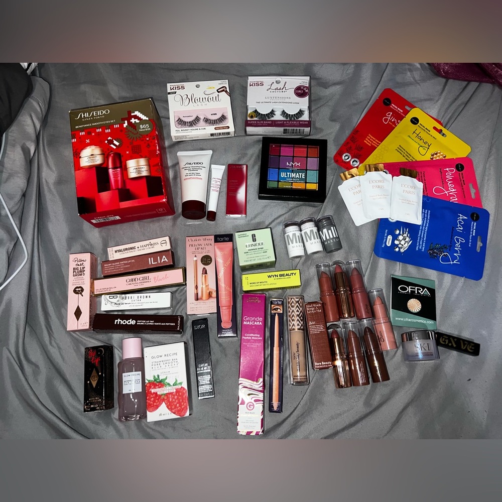 Makeup bundle